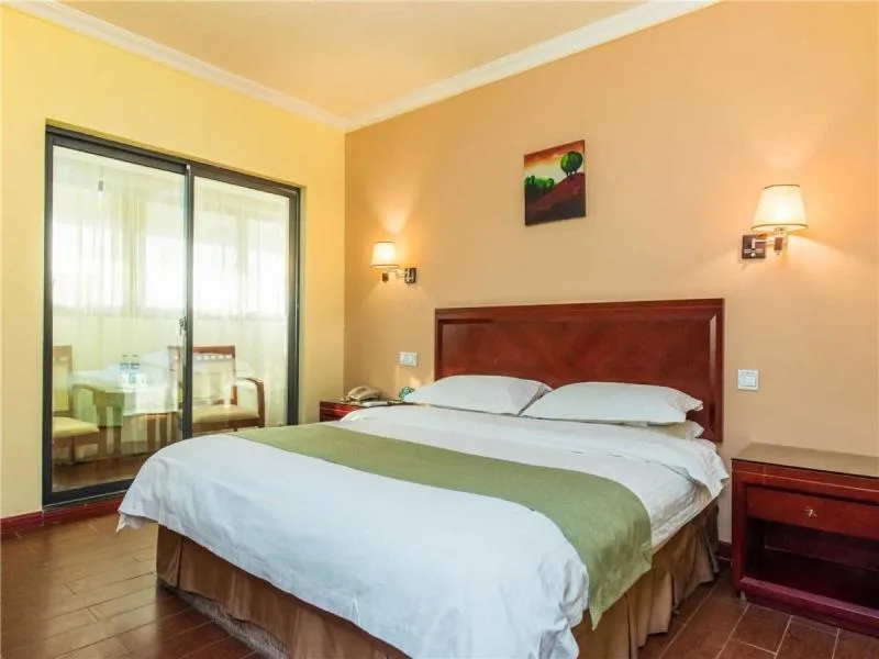 Bed in GreenTree Inn Jiangsu Suzhou Mudu Ancient Street Express Hotel