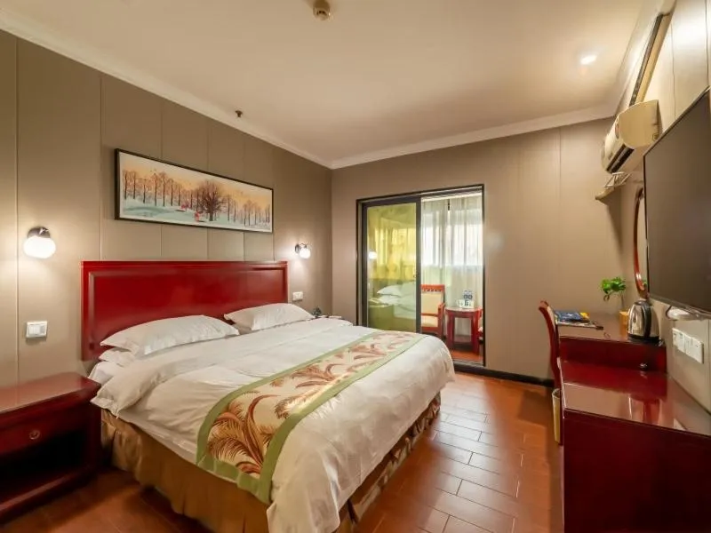 Bed in GreenTree Inn Jiangsu Suzhou Mudu Ancient Street Express Hotel