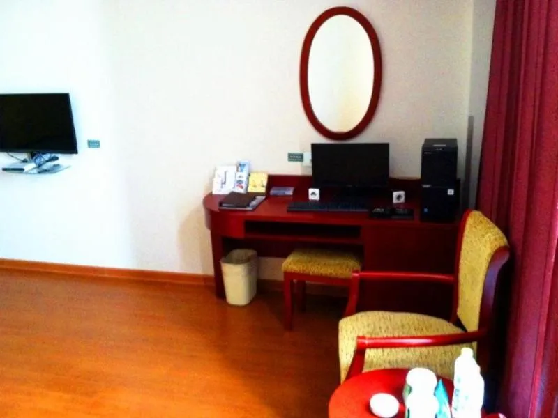 GreenTree Inn Jiangsu Yancheng Dongtai Jianggang Yingbin Road Gangcheng Avenue Business Hotel
