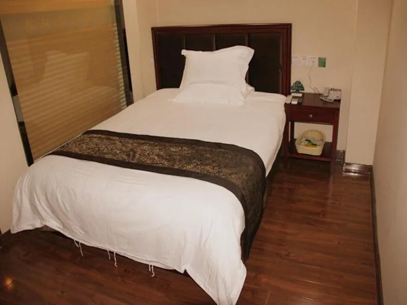 GreenTree Inn Jiangsu Yancheng Dongtai Railway Station Beihai East Road Express Hotel