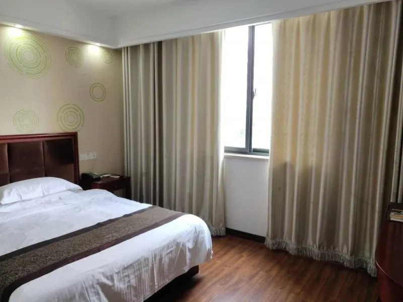 GreenTree Inn Jiangsu Yancheng Dongtai Railway Station Beihai East Road Express Hotel