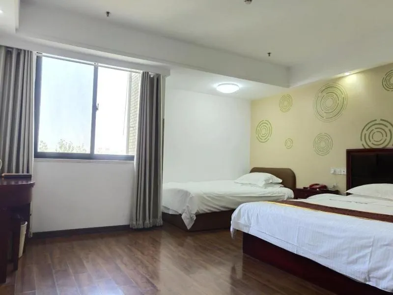 GreenTree Inn Jiangsu Yancheng Dongtai Railway Station Beihai East Road Express Hotel