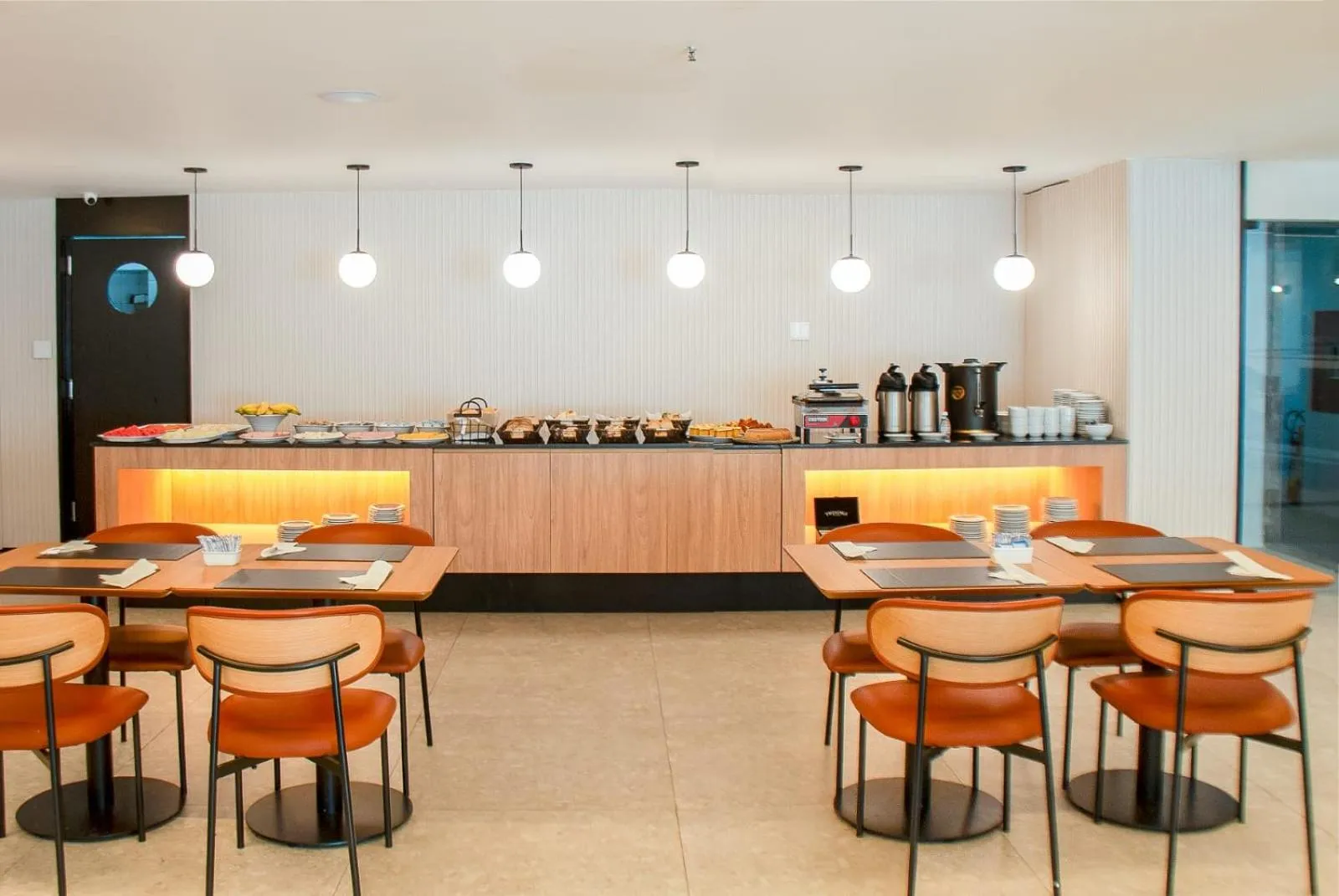 Restaurant/places to eat in Regency Copacabana Hotel