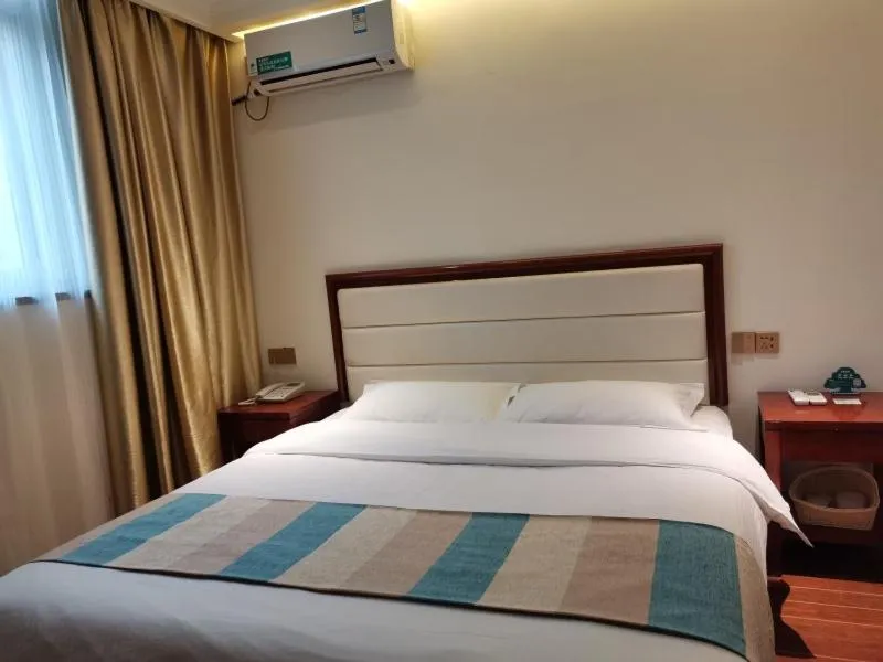Bed in GreenTree Inn Jiangsu Xuzhou Yunlong District West Gate of Yunlong Public Park Express Hotel
