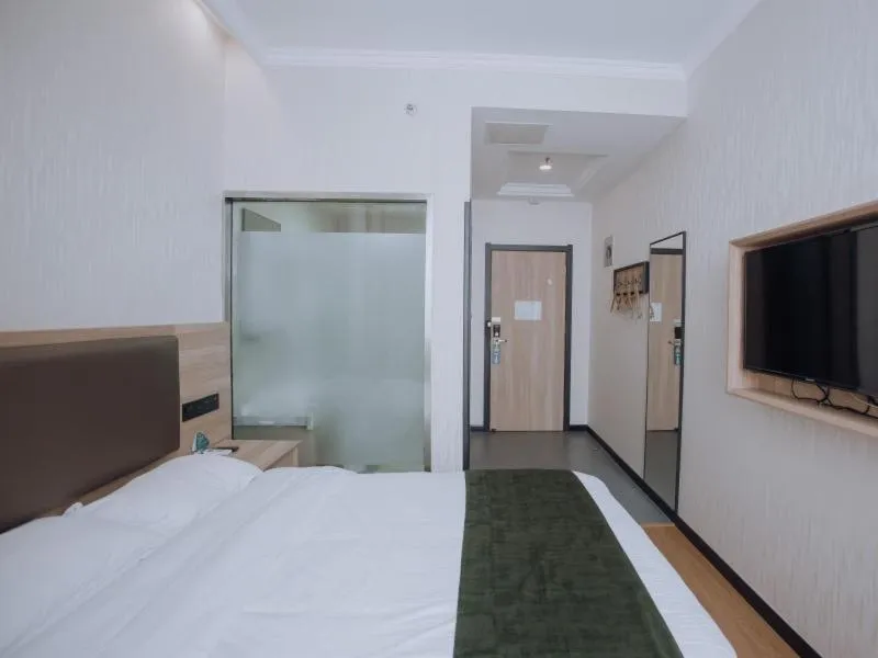 Bed in GreenTree Inn JiangSu HuaiAn North ChengDe Road East BeiJing Road Express Hotel