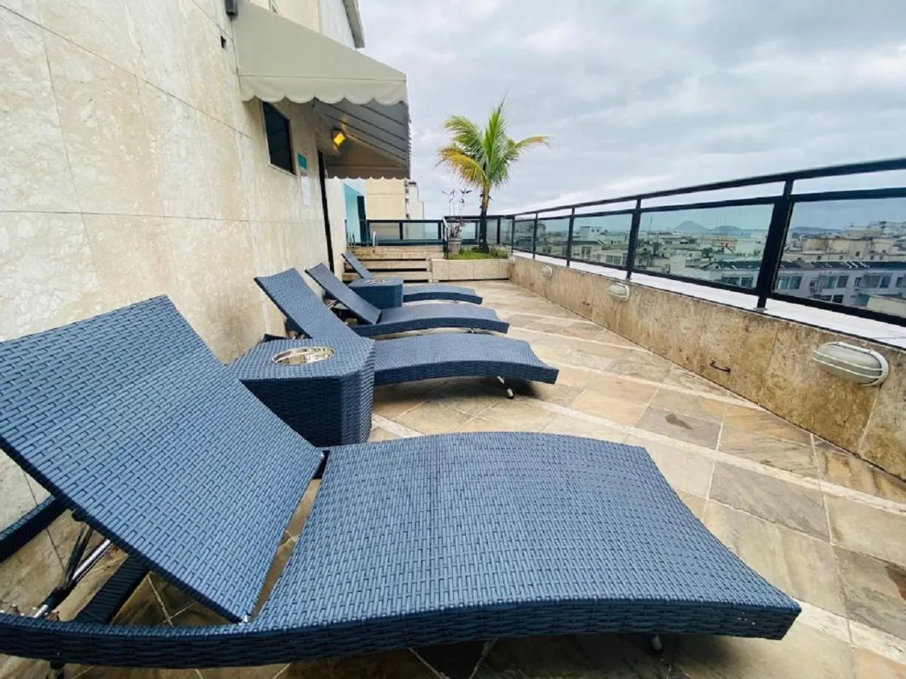 Swimming pool in Real Palace Hotel