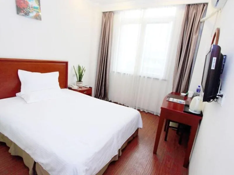 Bed in GreenTree Inn Anhui Hefei Lianhua Road Express Hotel