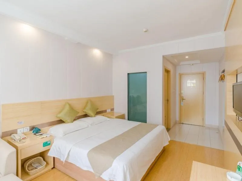 Bed in GreenTree Inn AnHui HeFei High-Speed Railway South Station BaoHe Avenue Government Business Hotel