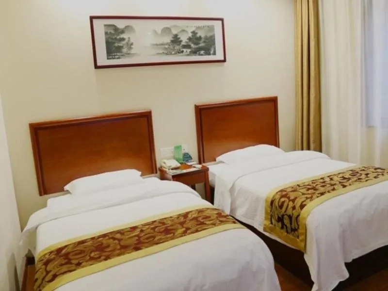 Bed in GreenTree Inn Anhui Hefei Lujiang Yulongwan Express Hotel