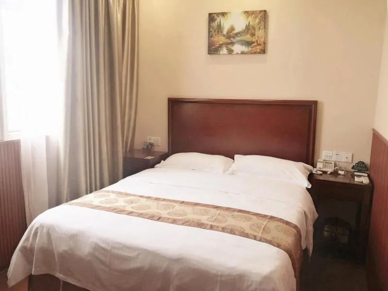 Bed in GreenTree Inn Zhejiang Ningbo Dongqian Lake Yinxian Avenue North Mozhi Road Business Hotel