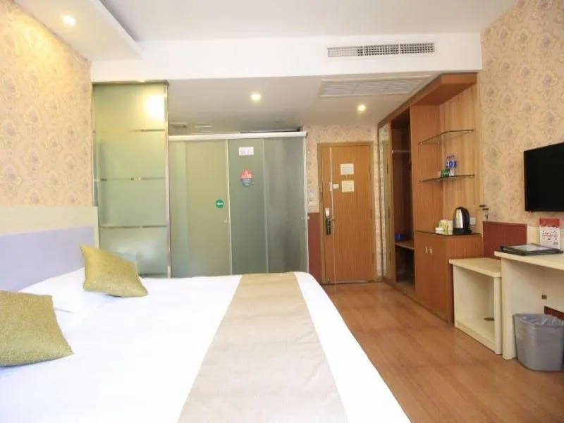 Bed in GreenTree Inn WenZhou LuCheng XiaoNanMen Express Hotel