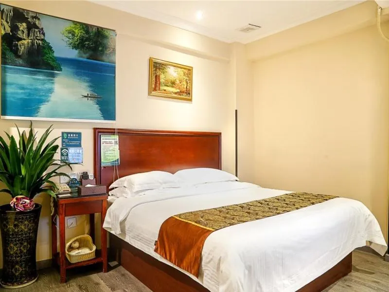 Bed in GreenTree Inn Guangdong Shenzhen Longhua New Area Longguan Rord Tianhong Express Hotel
