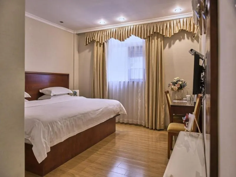 Bed in GreenTree Inn Guangdong Foshan Longjiang North Fenghua Road Express Hotel