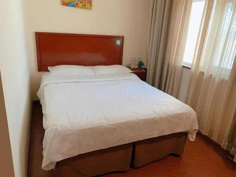 Bed in GreenTree Inn Beijing Beiqijia Litang Road Express Hotel
