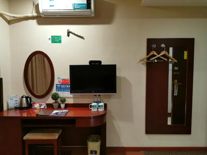 GreenTree Inn ShangHai Car Piers Studio Express Hotel