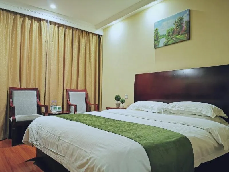 Bed in GreenTree Inn ShangHai Car Piers Studio Express Hotel