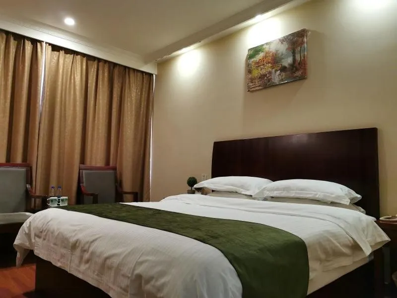 Bed in GreenTree Inn ShangHai Car Piers Studio Express Hotel