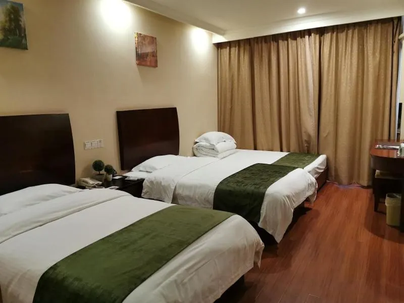 Bed in GreenTree Inn ShangHai Car Piers Studio Express Hotel
