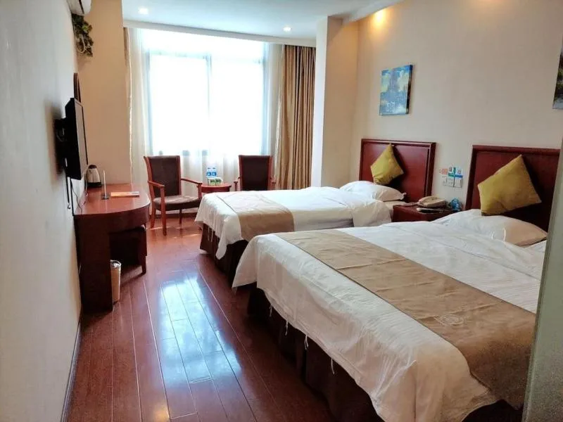 Bed in GreenTree Inn ShangHai South JiangYang Road South ChangJiang Road Express Hotel