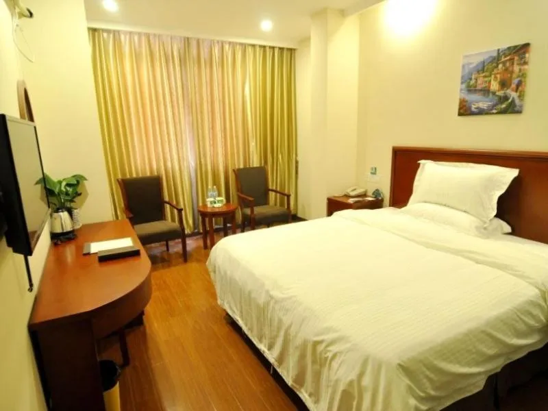 Bed in GreenTree Inn ShangHai South JiangYang Road South ChangJiang Road Express Hotel