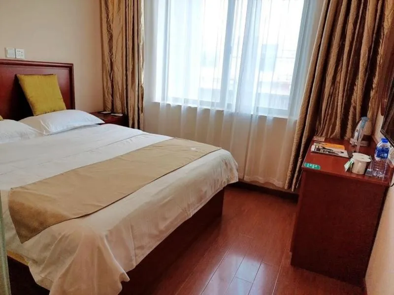 Bed in GreenTree Inn ShangHai South JiangYang Road South ChangJiang Road Express Hotel