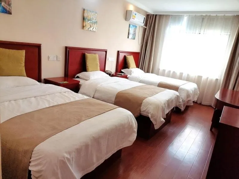 Bed in GreenTree Inn ShangHai South JiangYang Road South ChangJiang Road Express Hotel