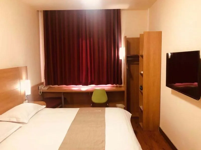 Bed in GreenTree Inn Tianjin Dagang Shihua Road Hotel