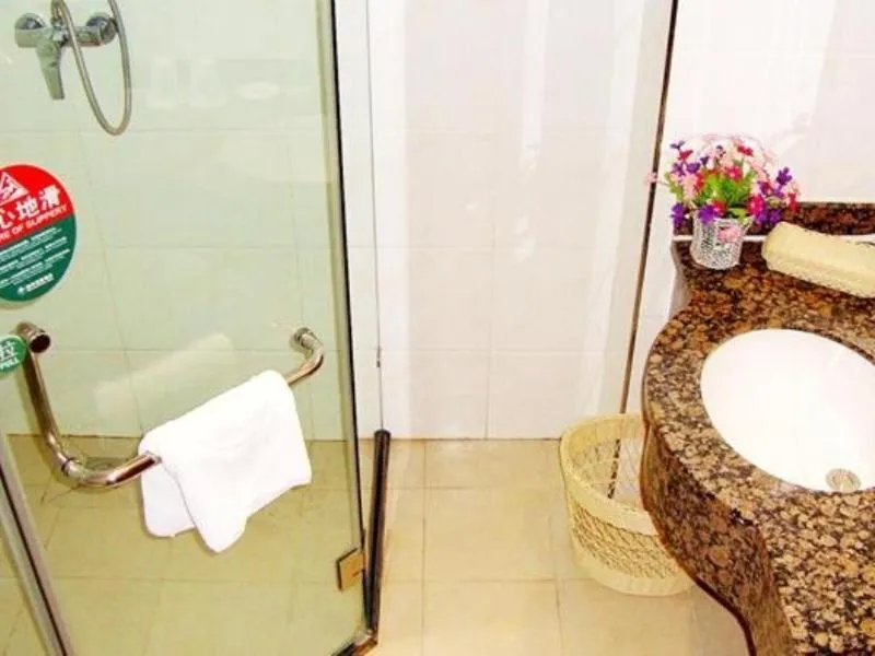 GreenTree Inn HeBei ZhangJiaKou WuYi East Street JianXing Express Hotel