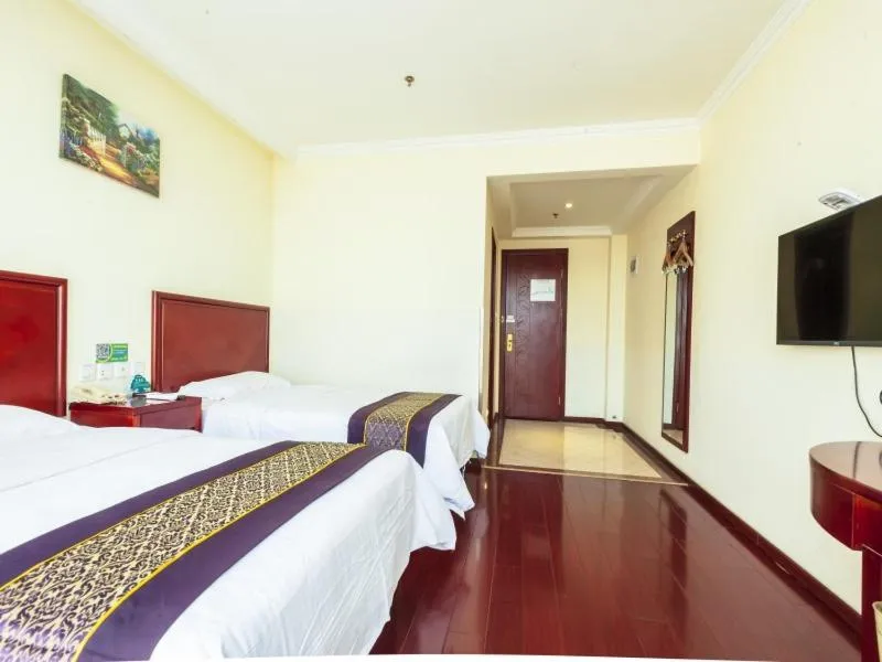 Bed in GreenTree Inn HeBei ChengDe Railway Station Southeast ChengDe Century City Business Hotel