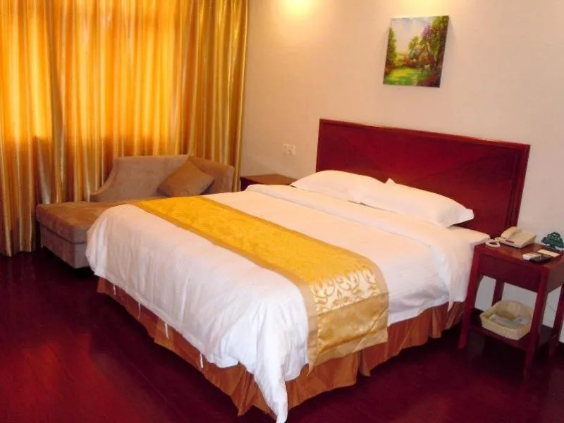 GreenTree Inn HeBei CangZhou Qing County JingFu S) Street Express Hotel