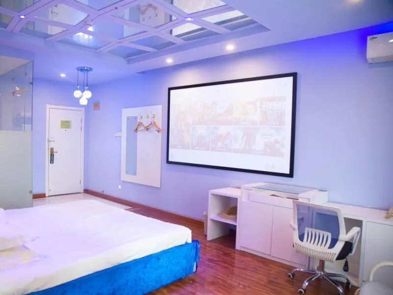 Bed in GreenTree Inn ShanXi LuLiang FengShan Road Central Park Express Hotel