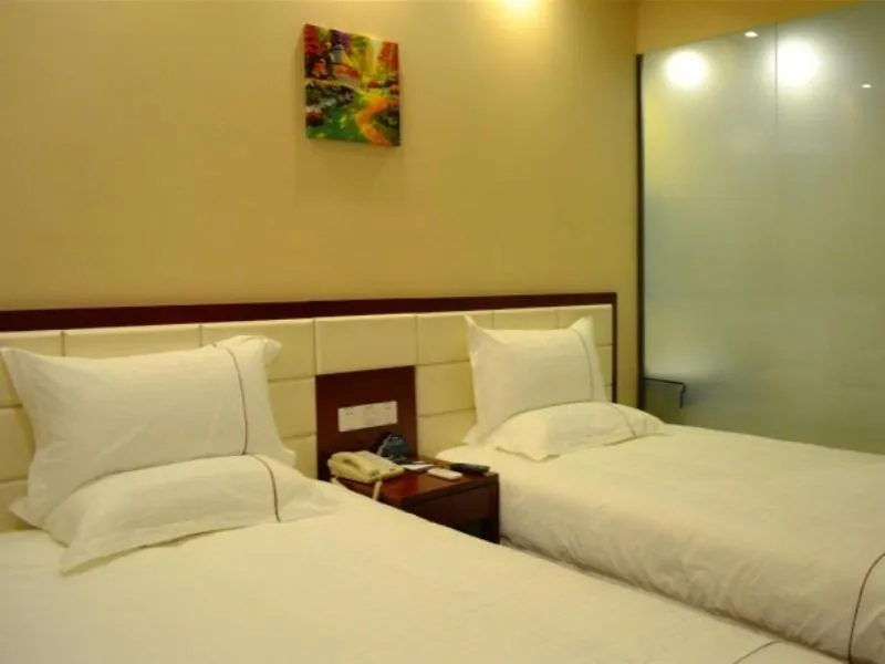 Bed in GreenTree Inn ShanXi LuLiang FengShan Road Central Park Express Hotel