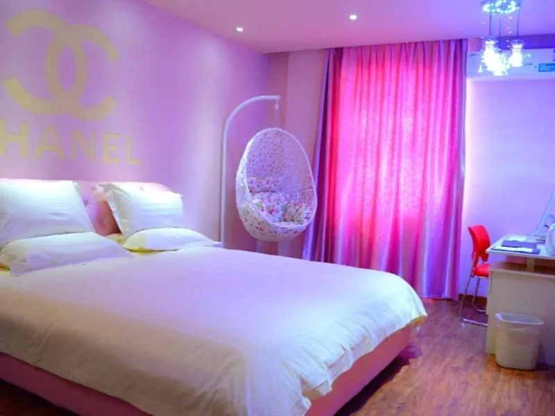 Bed in GreenTree Inn ShanXi LuLiang FengShan Road Central Park Express Hotel