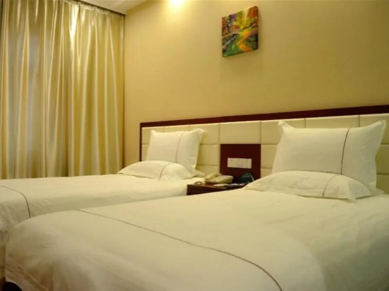 Bed in GreenTree Inn ShanXi LuLiang FengShan Road Central Park Express Hotel