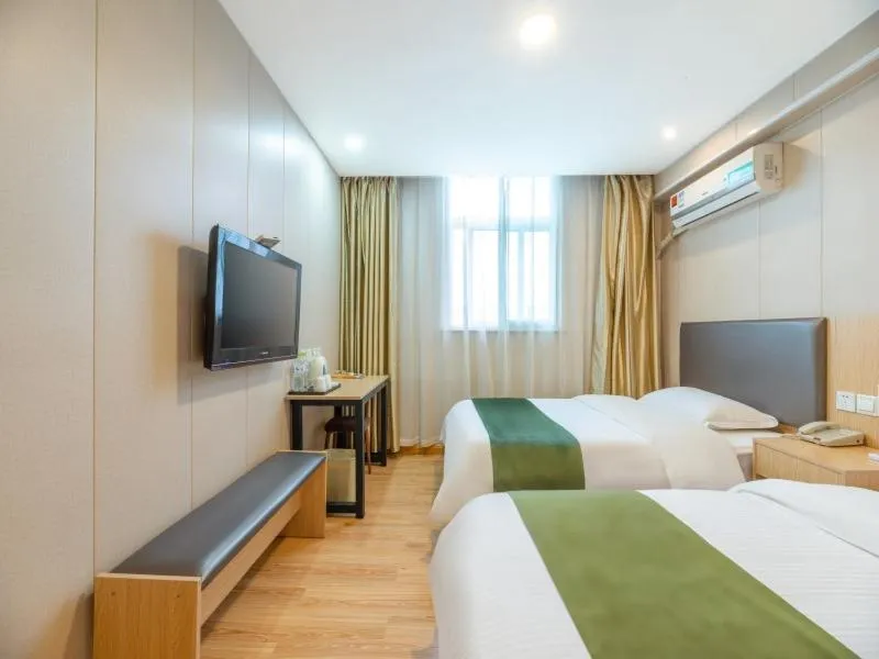 Bed in GreenTree Inn Shandong Jining Railway Station Express Hotel