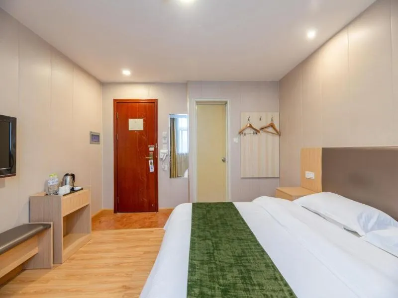 Bed in GreenTree Inn Shandong Jining Railway Station Express Hotel