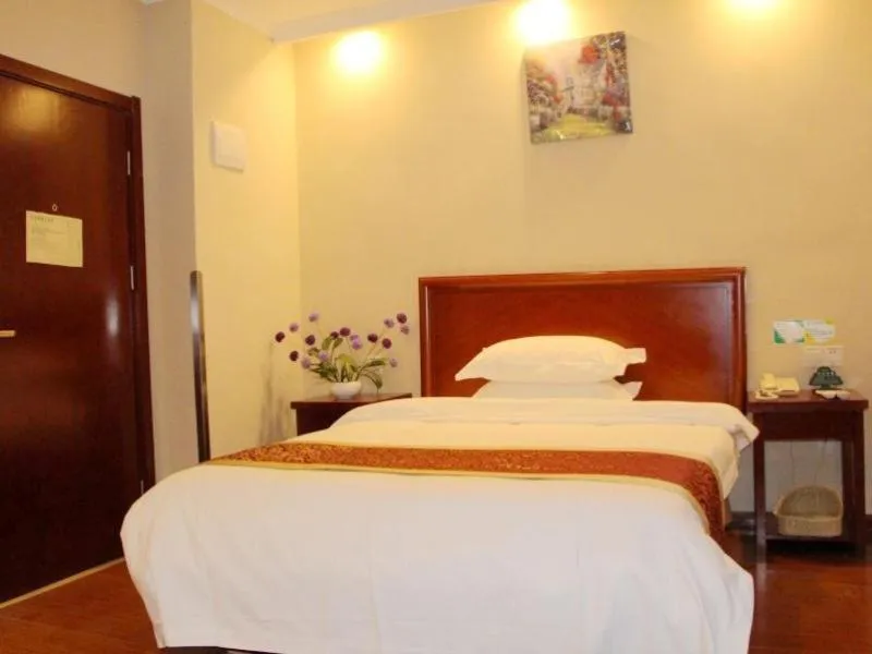 Bed in GreenTree Inn ShanDong JiNing ZouCheng ChangPingShan Road ChangPing Garden Express Hotel