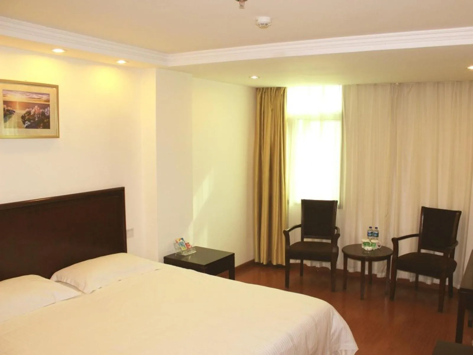 Bed in GreenTree Inn Anhui Huainan Liulizhan Express Hotel