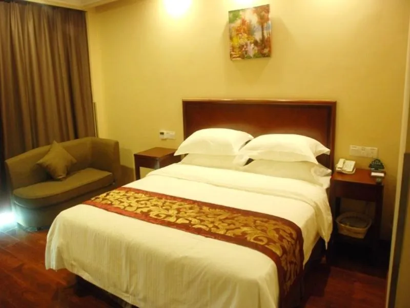 Bed in GreenTree Inn FengTai ZhongShan North Road Express Hotel
