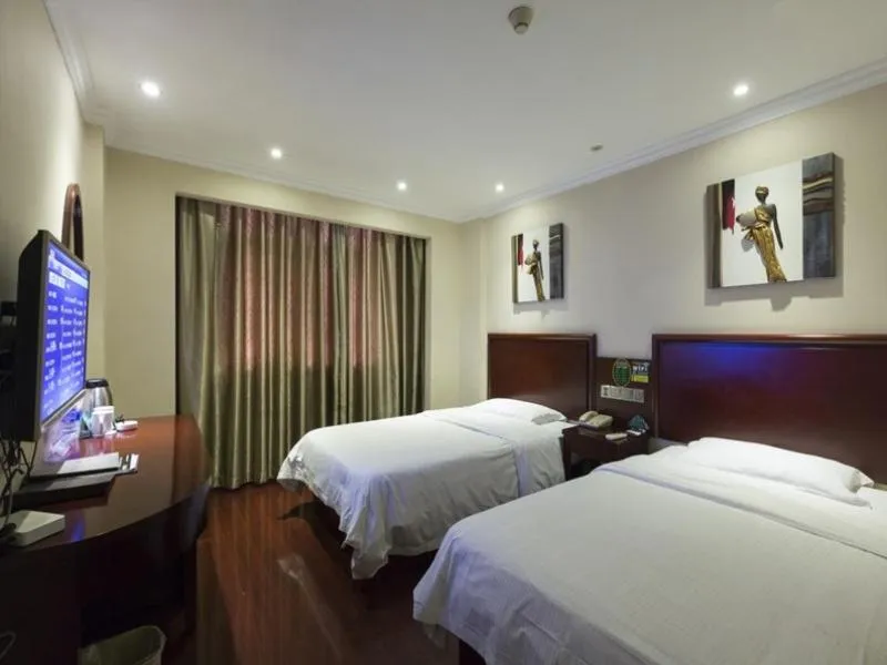 Bed in GreenTree Inn Jiangxi Yingtan Railway Station Square Business Hotel