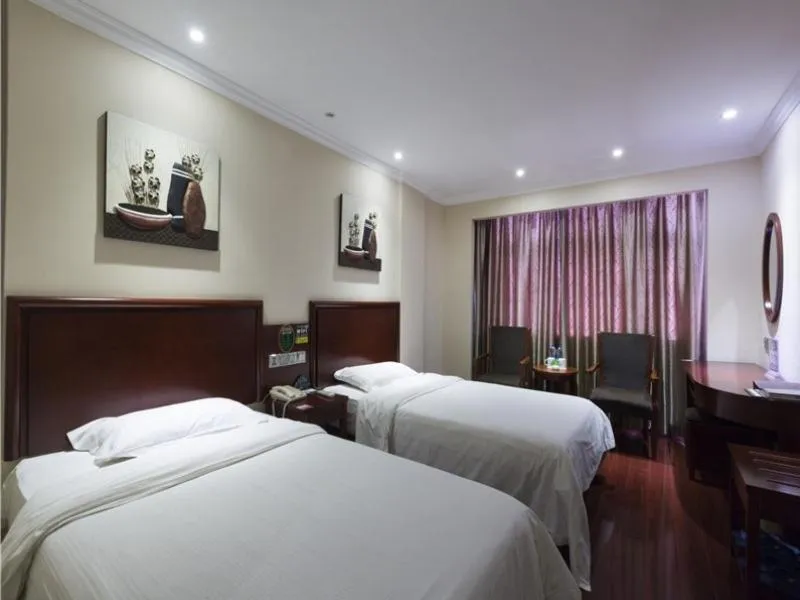 Bed in GreenTree Inn Jiangxi Yingtan Railway Station Square Business Hotel