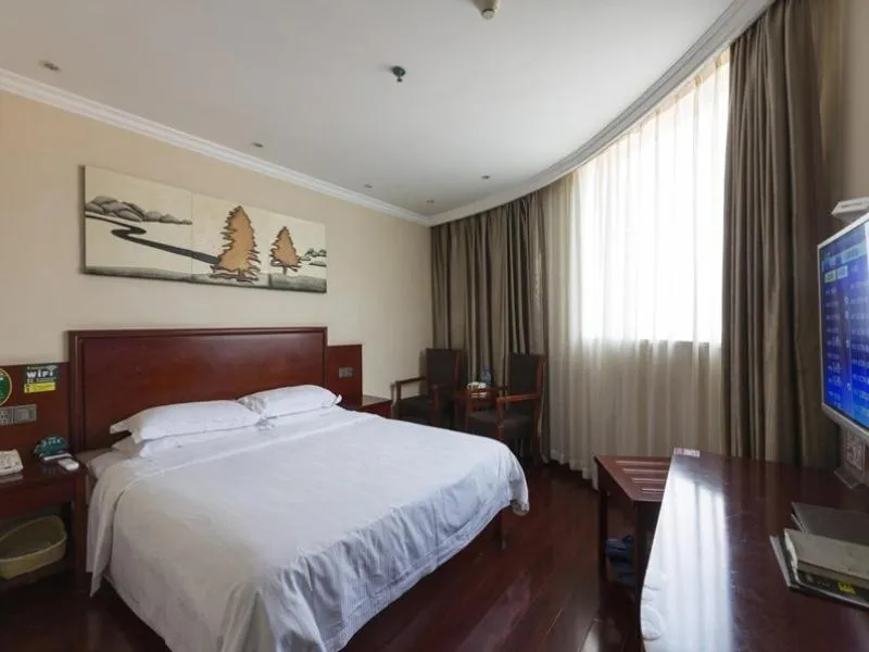 Bed in GreenTree Inn Jiangxi Yingtan Railway Station Square Business Hotel