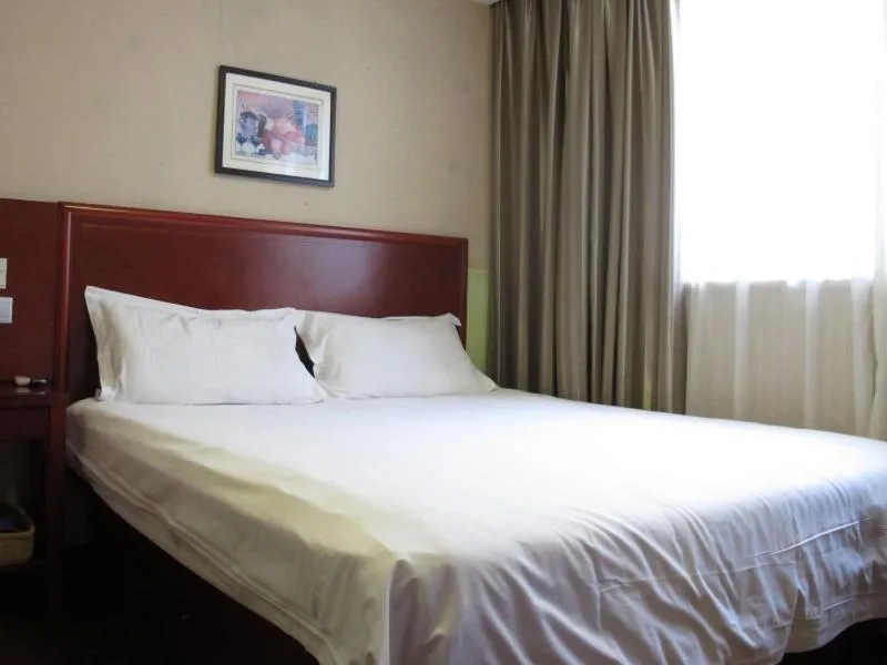Bed in GreenTree Alliance JiangXi ShangRao YiYang County ZhiMin Aveune YingBin Avenue Hotel
