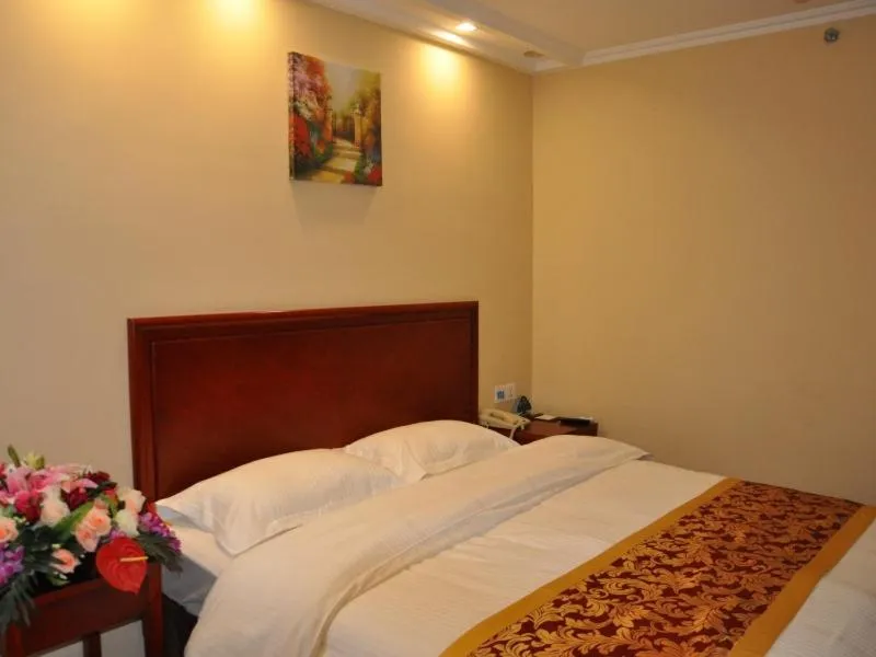Bed in GreenTree Inn Beijing Changyang Town Jiazhou Shuijun Express Hotel