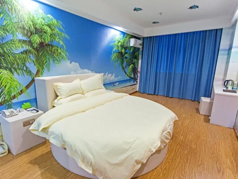 Bed in Vatica JiangSu Wuxi Xibei Canal Metro Station Huilv Road Hotel