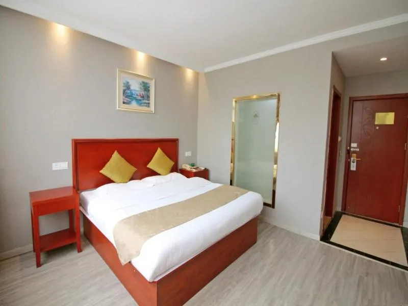 Bed in GreenTree Alliance JiangSu SuZhou Industrial Park LianFeng Plaza Hotel