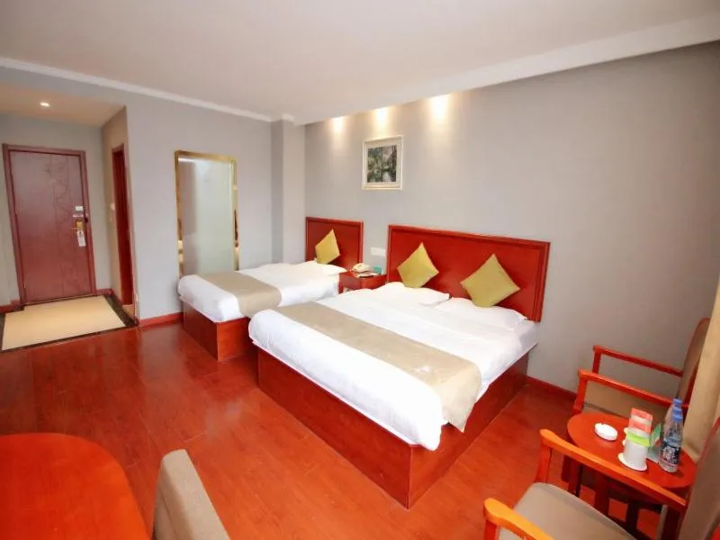 Bed in GreenTree Alliance JiangSu SuZhou Industrial Park LianFeng Plaza Hotel