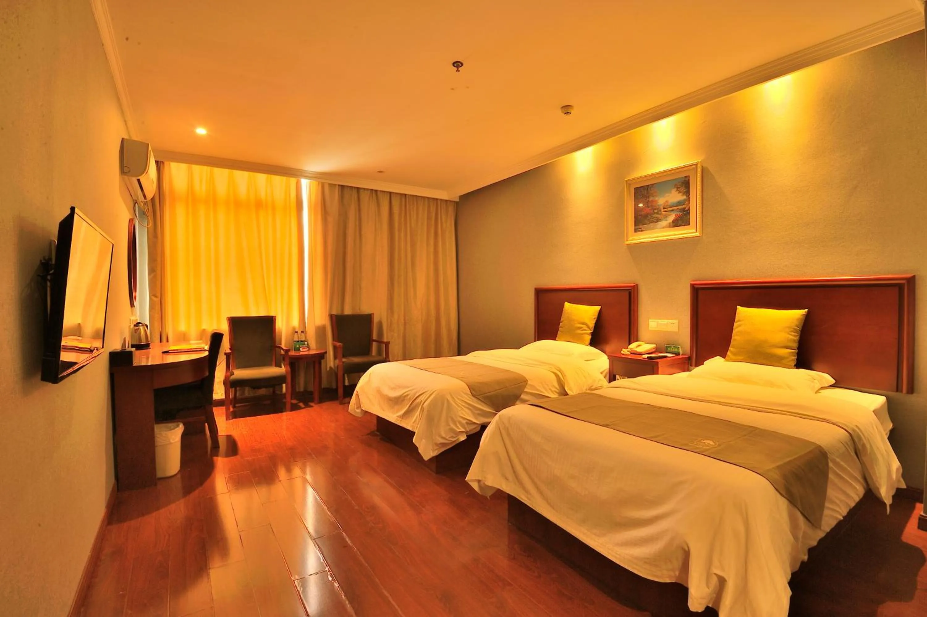 Bed in GreenTree Alliance JiangSu SuZhou Industrial Park LianFeng Plaza Hotel