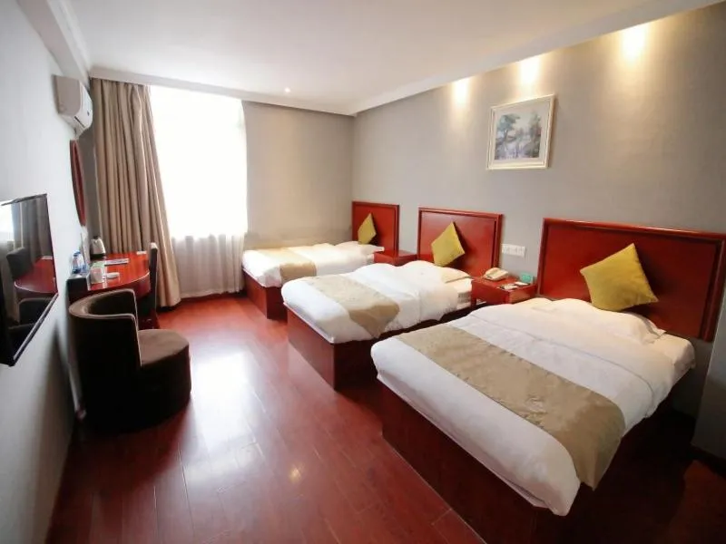 Bed in GreenTree Alliance JiangSu SuZhou Industrial Park LianFeng Plaza Hotel