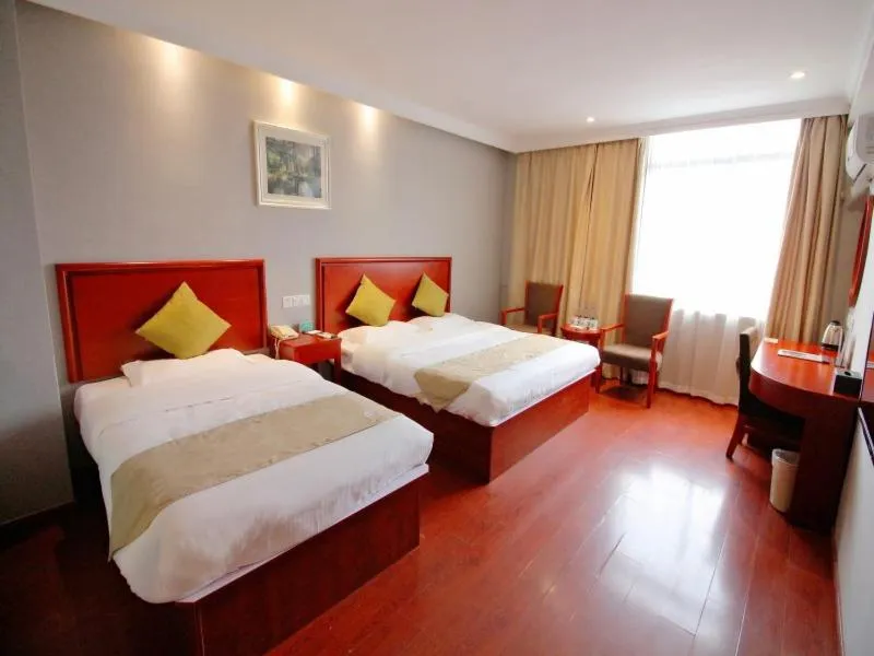 Bed in GreenTree Alliance JiangSu SuZhou Industrial Park LianFeng Plaza Hotel